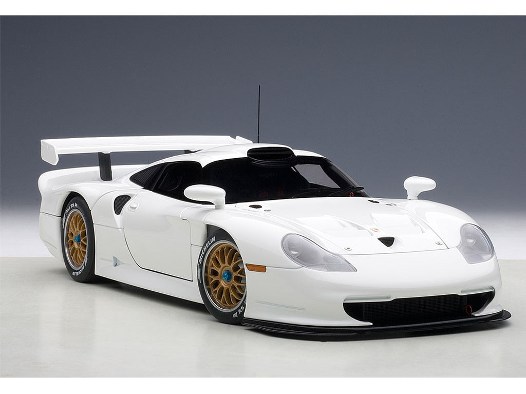 AUTOart 1:18 PORCHE 9121GT1 1997 PLAIN WHITE                                             