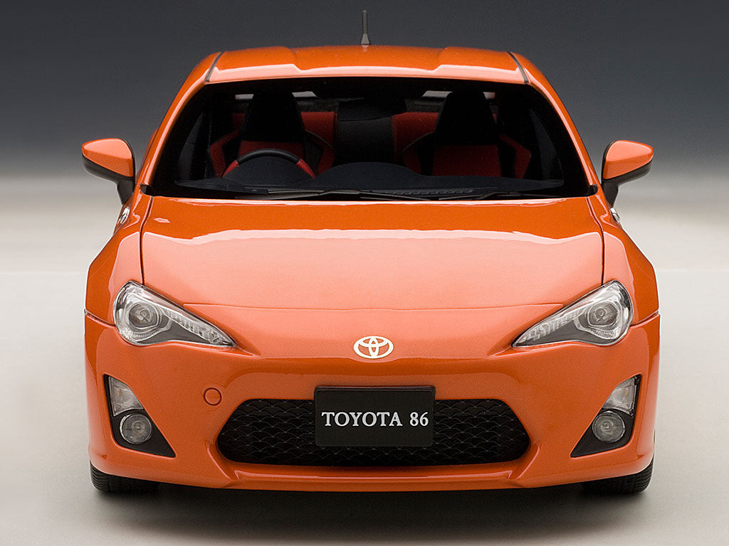 AUTOart 1:18 TOYOTA 86GT LIMITED ORANGE                                                  