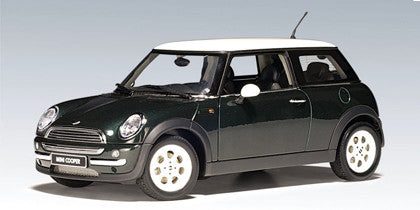 AUTOart 1:18 BMW MINI COOPER GREEN (NO SUNROOF)                                          