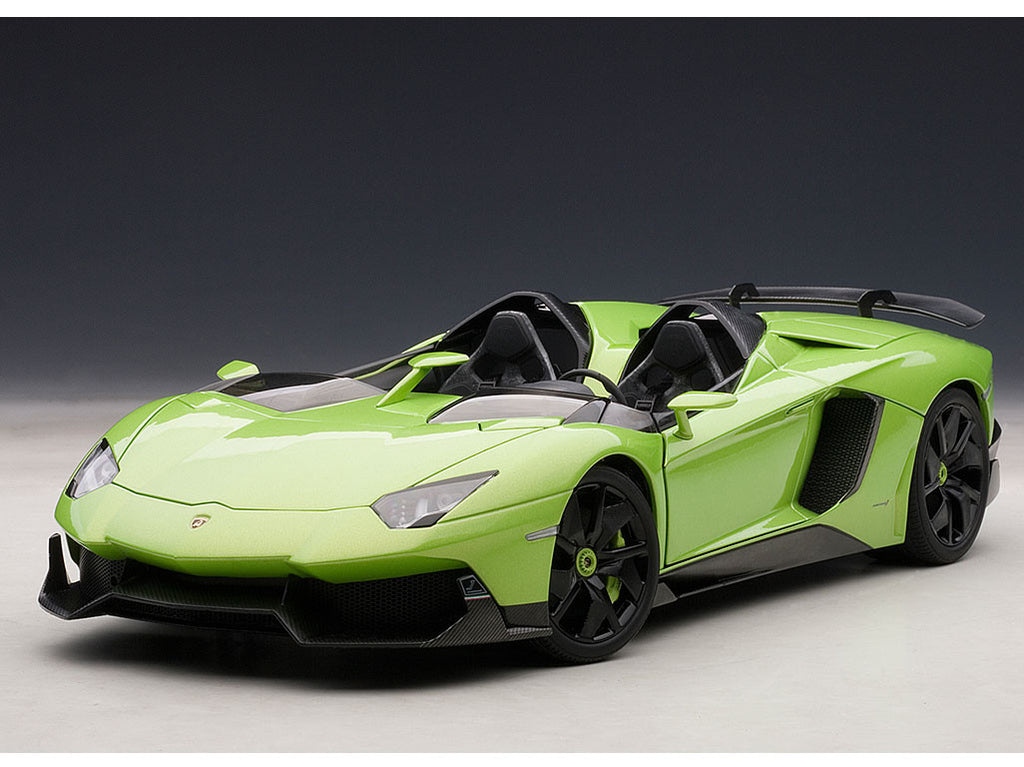 AUTOart 1:18 LAMBORGHINI AVENTADOR J GREEN                                               