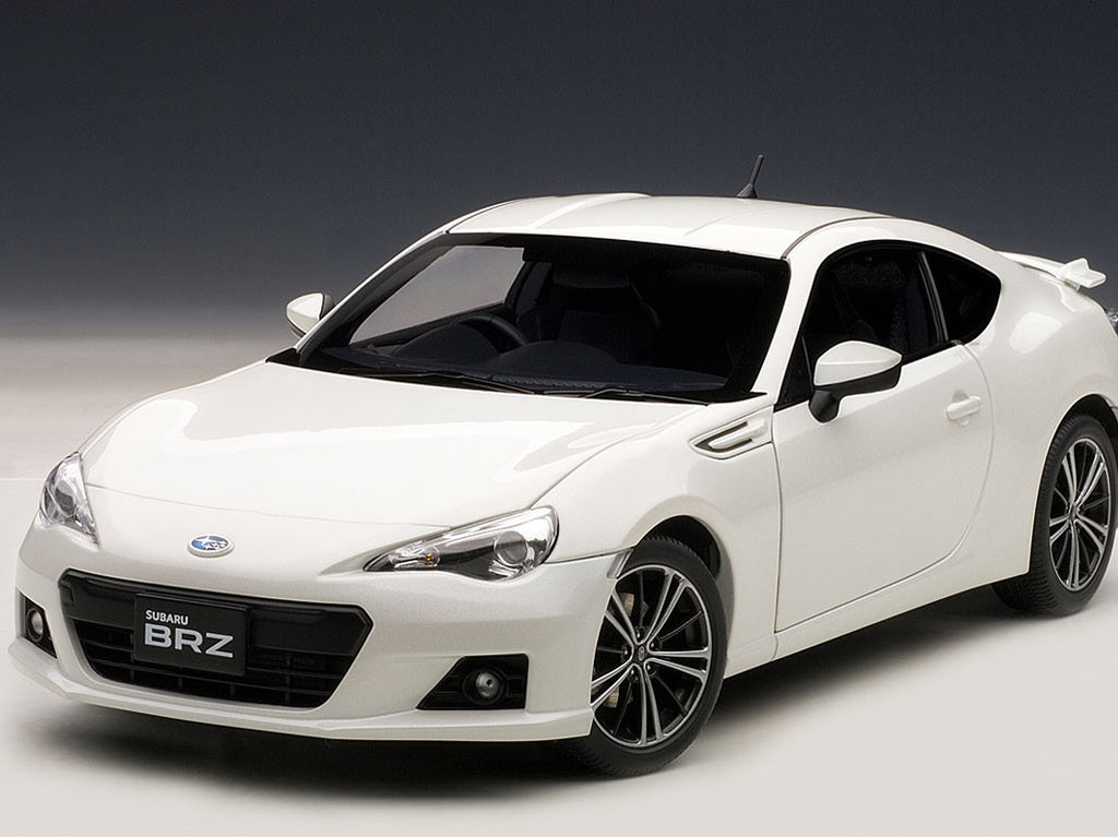 AUTOart 1:18 SUBARU BRZ BR-Z WHITE                                                       