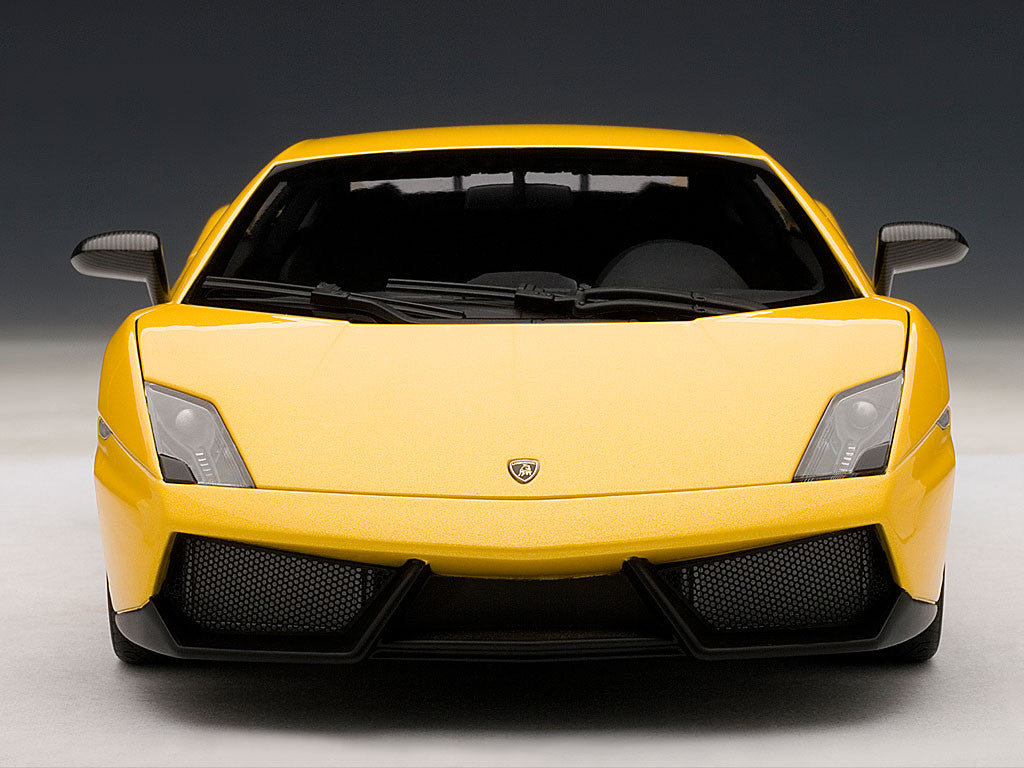 AUTOart 1:18 LAMBORGHINI GALLARDO LP570-4 SUPERLEGGERA METALLIC YELLOW                   