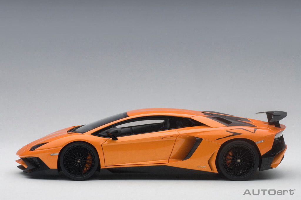 1:18 Lamborghini Aventador LP750-4 SV Pearl Orange Autoart